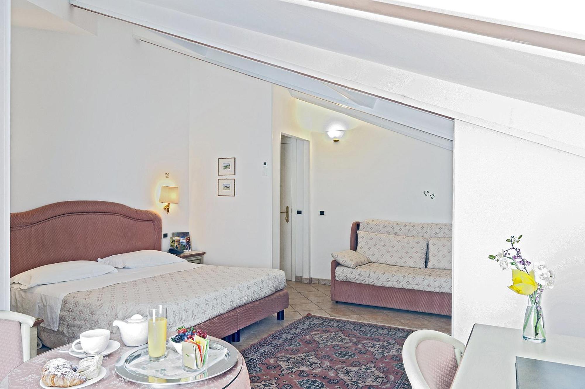 Hotel Kursaal Passignano sul Trasimeno Room photo