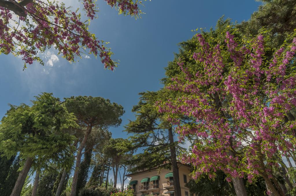 Hotel Kursaal Passignano sul Trasimeno Exterior photo